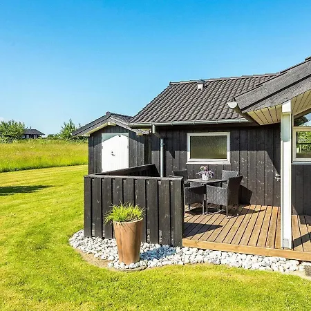 Three-bedroom In 5 別荘