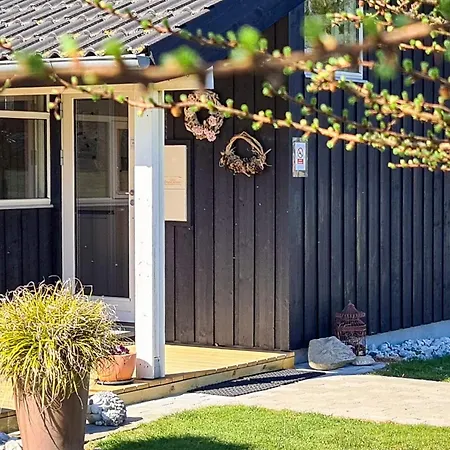 Three-bedroom Holiday In 5