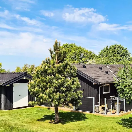 Feriehus Three-bedroom In 5 Nordborg